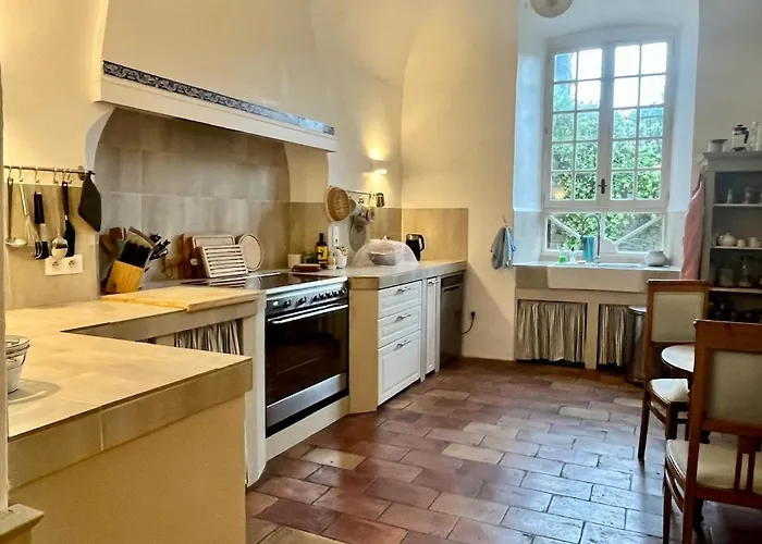 Elegant Town House-sleeps 14 Saint-Hippolyte-du-Fort